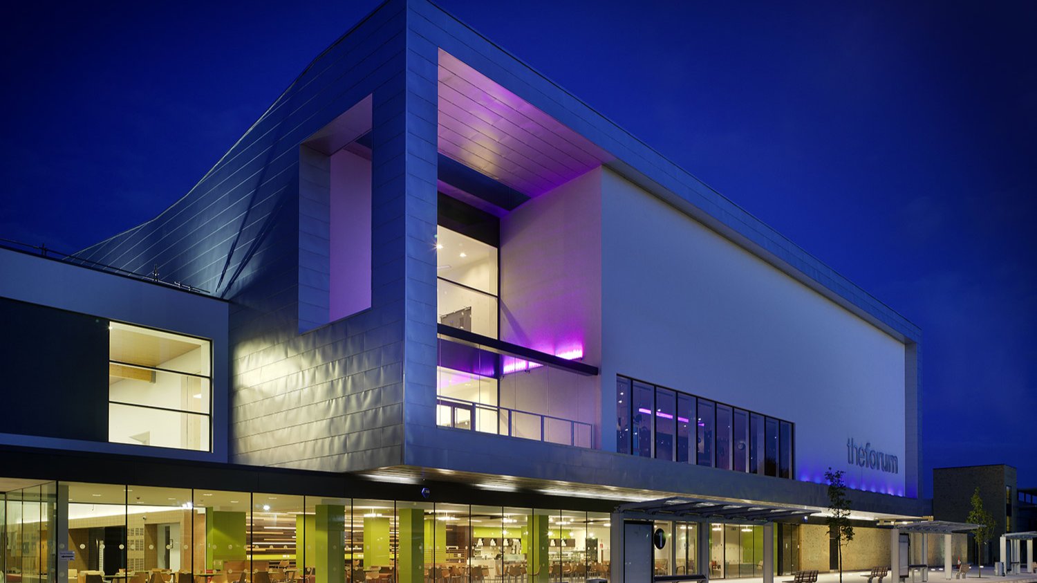 University of hertfordshire. Хартфордшир. University of Hertfordshire Campus. Хартфордшире институт ИТ.