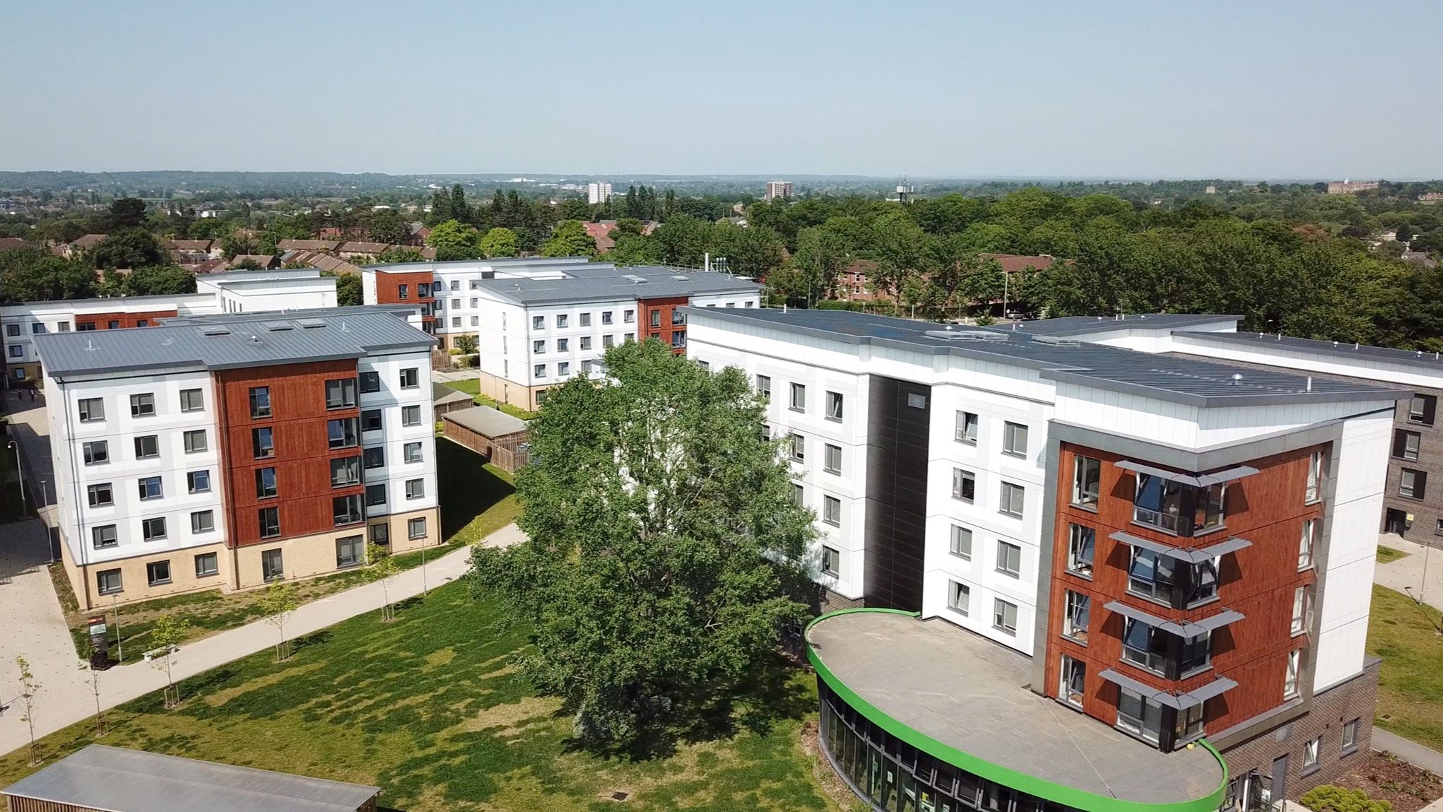 PLUS Hatfield University of Hertfordshire — summer school in the UK